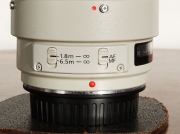 Canon 100-400 mm lens focus