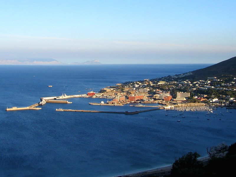 Simon's Town historic navel port on the Cape Peninsula, South Africa © Claire Ogden