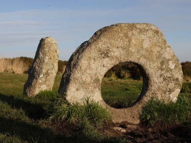 Men - an - Tol
